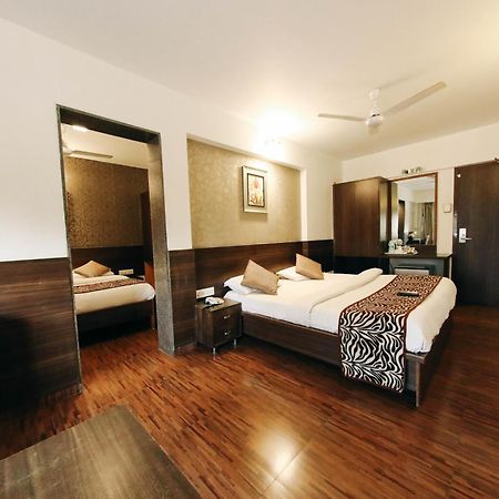 Hotel Maharana Inn Chembur Мумбаї Екстер'єр фото
