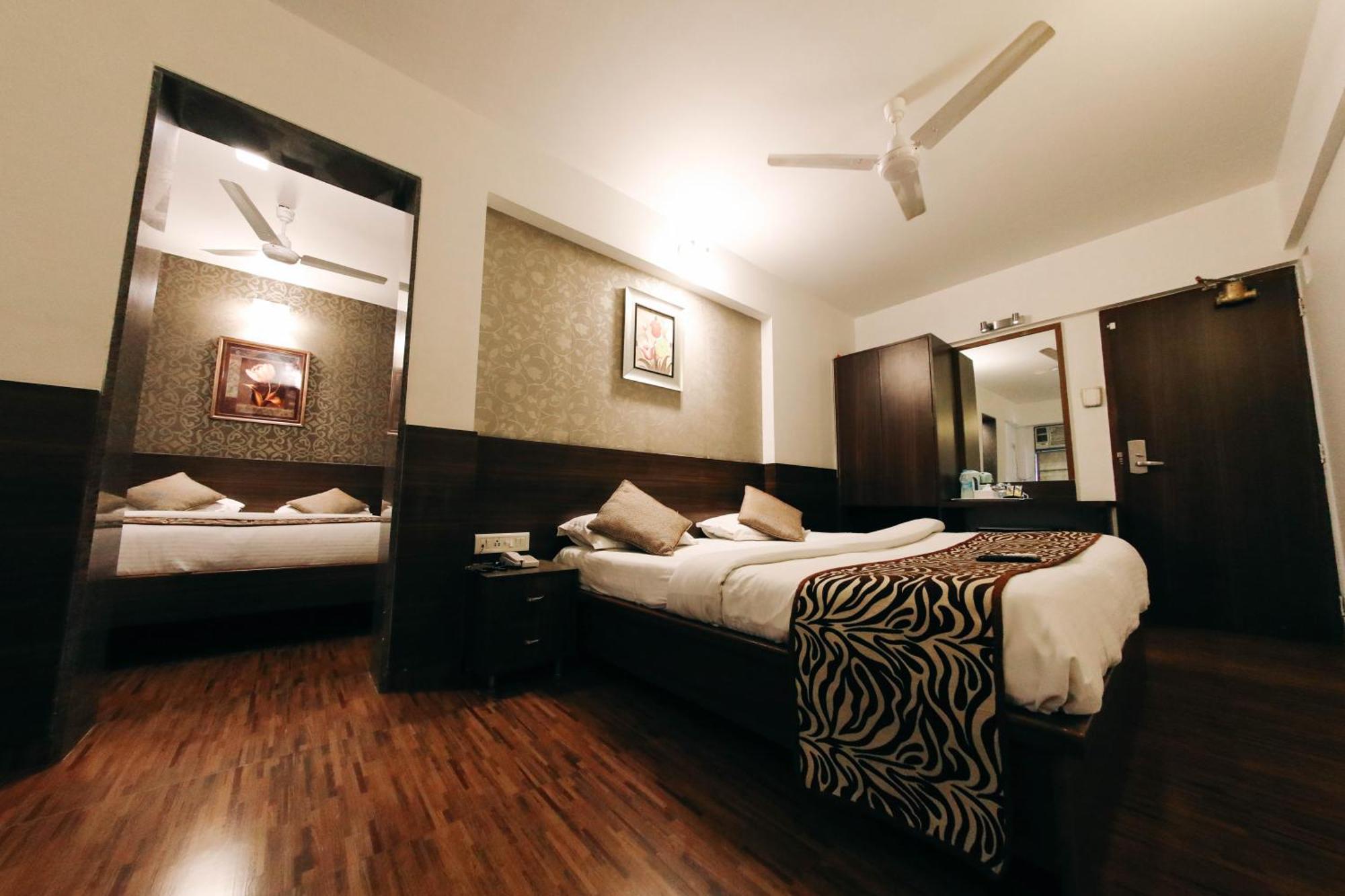 Hotel Maharana Inn Chembur Мумбаї Екстер'єр фото