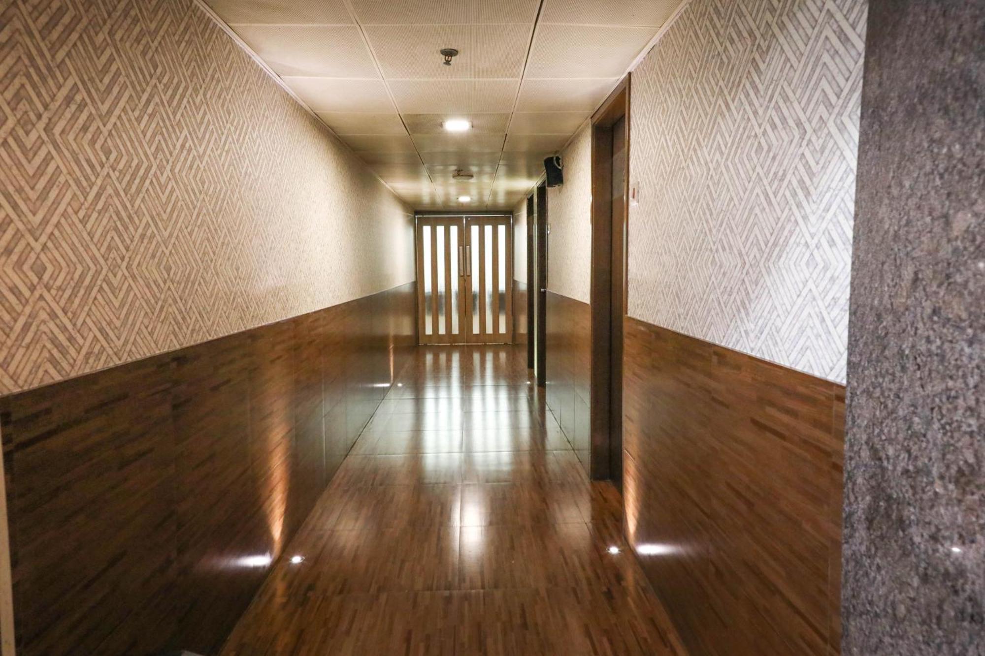 Hotel Maharana Inn Chembur Мумбаї Екстер'єр фото