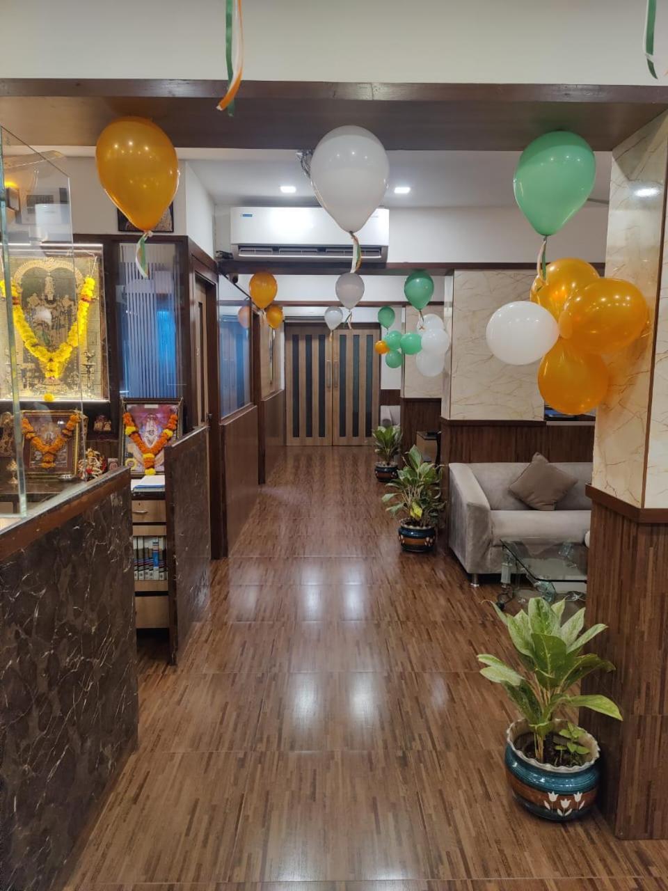 Hotel Maharana Inn Chembur Мумбаї Екстер'єр фото