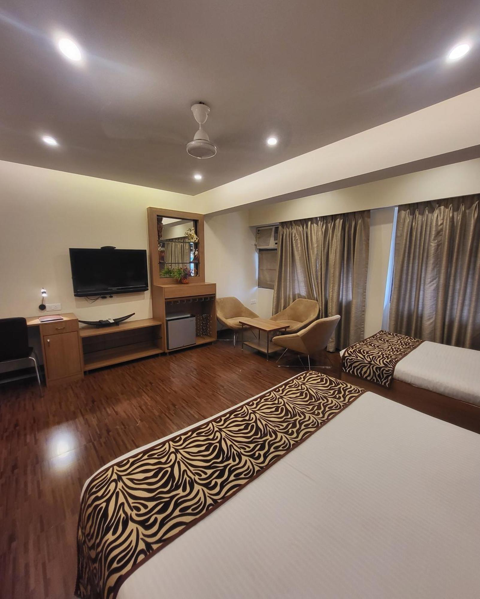 Hotel Maharana Inn Chembur Мумбаї Екстер'єр фото