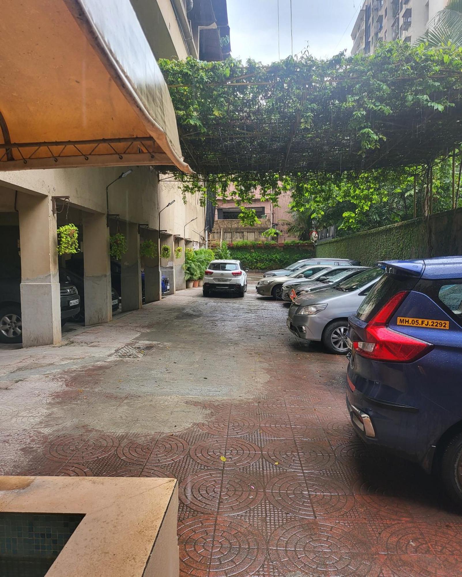 Hotel Maharana Inn Chembur Мумбаї Екстер'єр фото