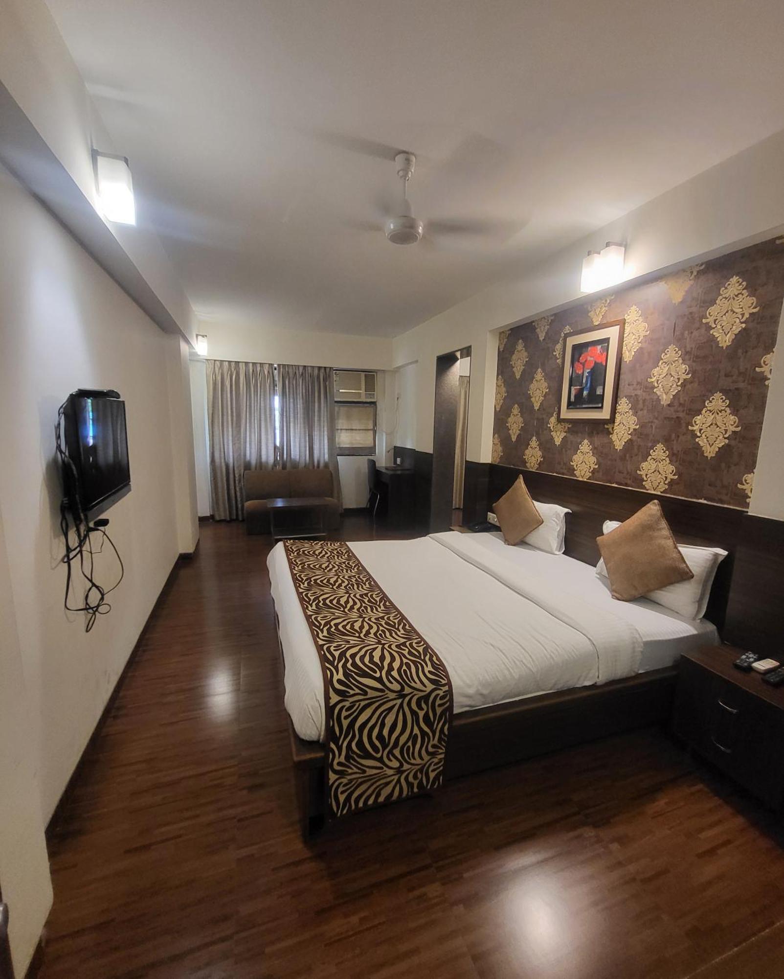 Hotel Maharana Inn Chembur Мумбаї Екстер'єр фото