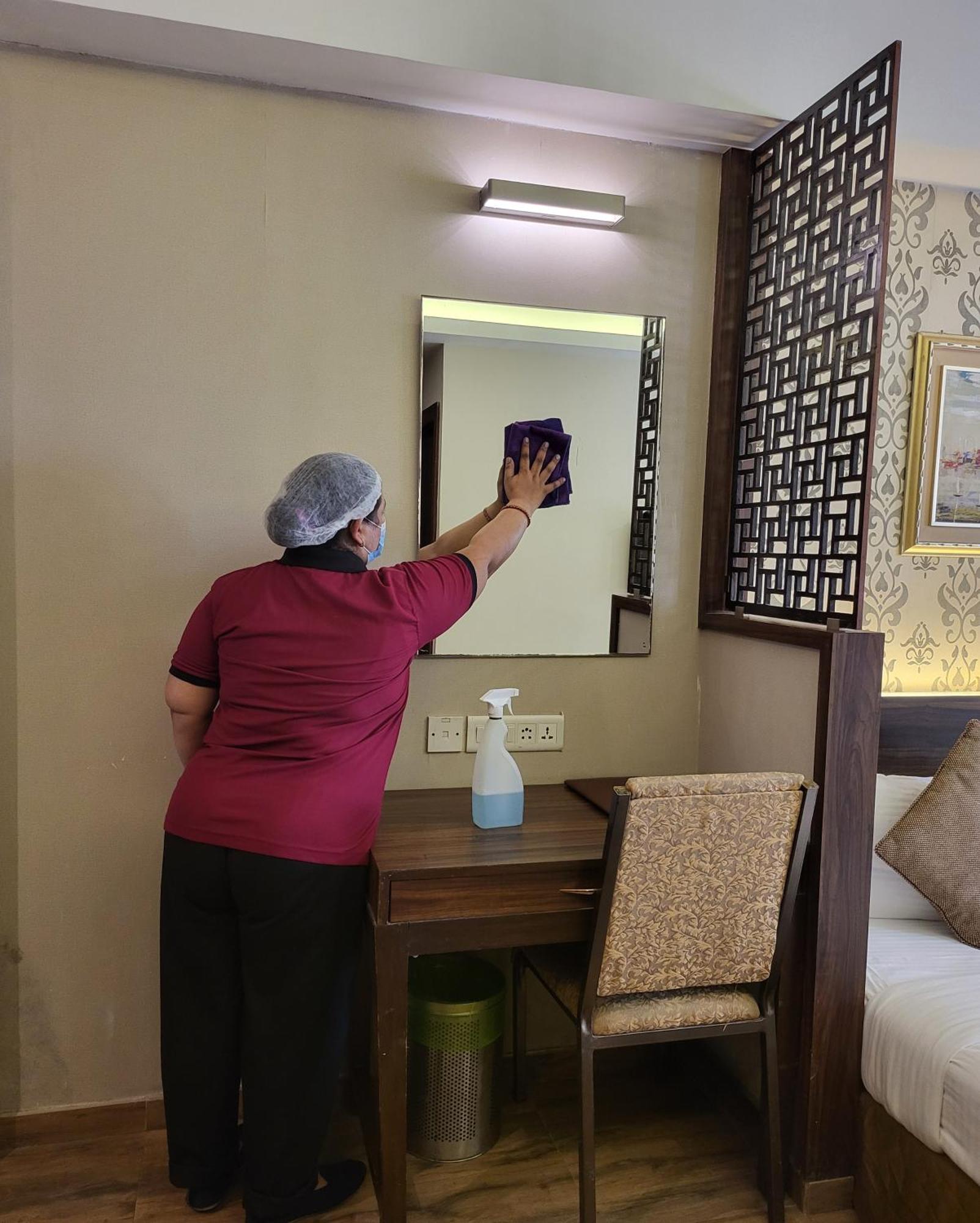 Hotel Maharana Inn Chembur Мумбаї Екстер'єр фото